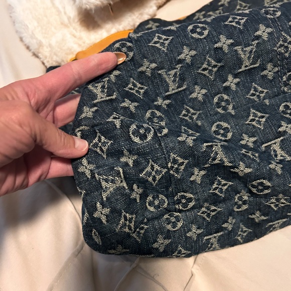 Louis Vuitton Blue Denim Daily GM - Picture 4 of 17